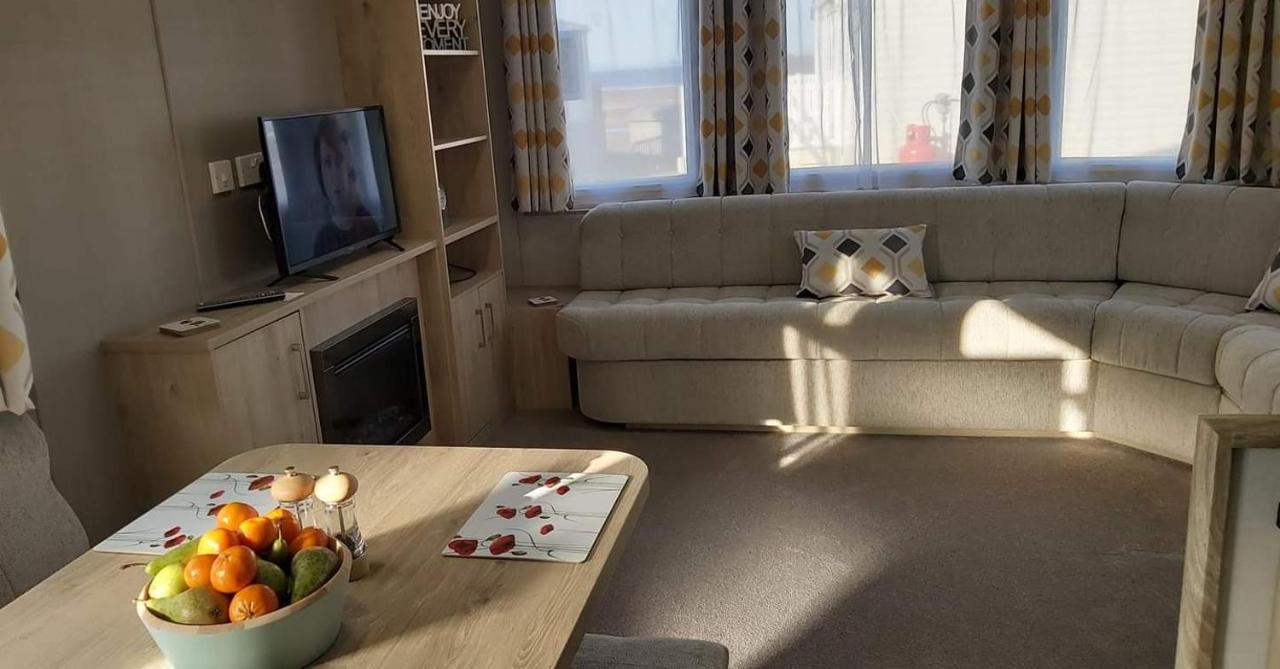 Caravan By The Sea Elgin Bagian luar foto