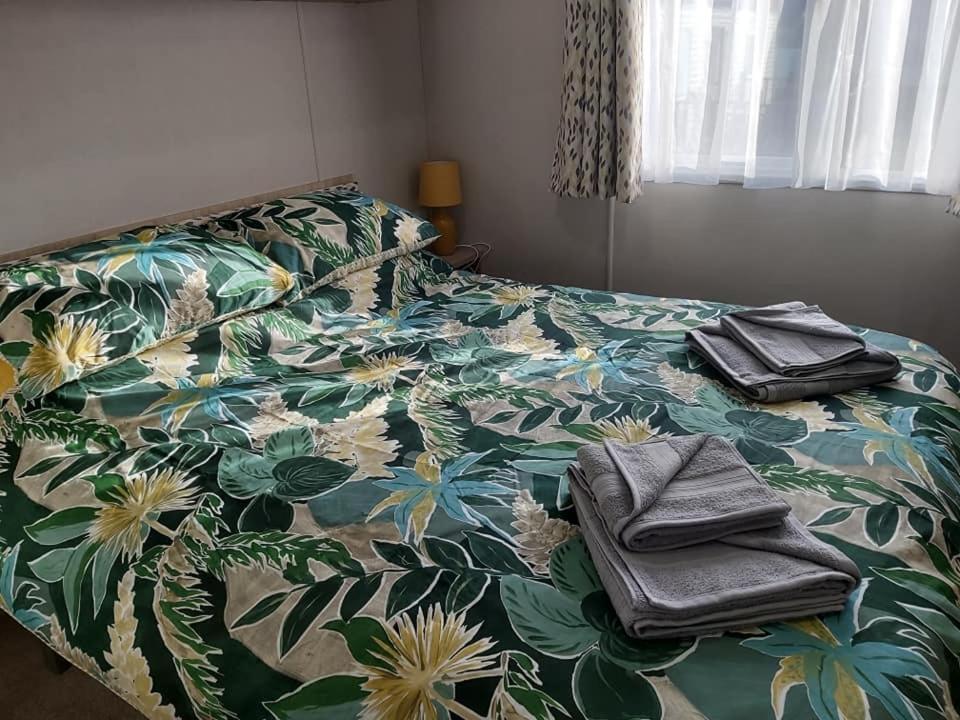 Caravan By The Sea Elgin Bagian luar foto